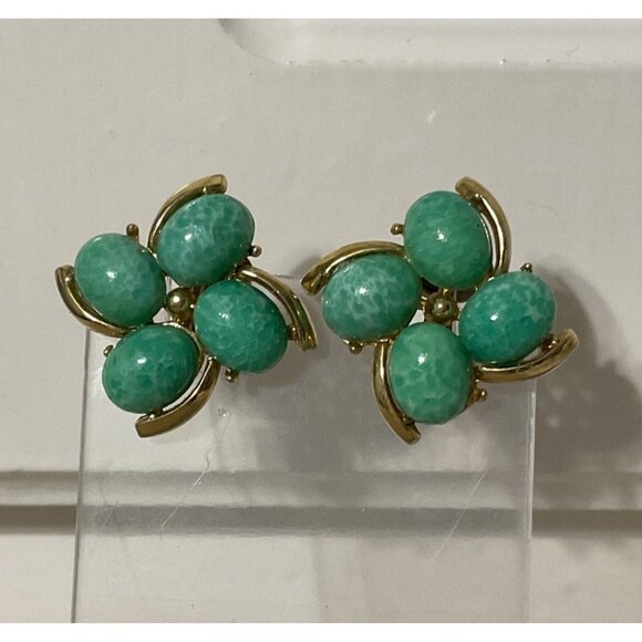 Vintage Crown Trifari Gold Tone Clip On Green Teal Cabochons Earrings - Picture 1 of 3